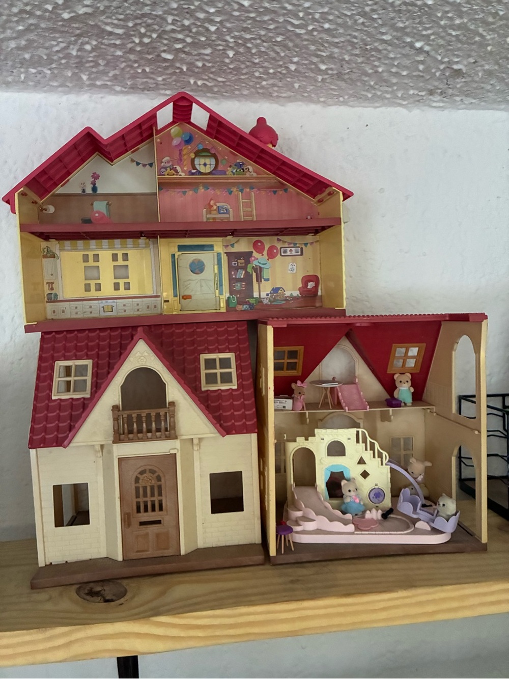 Sylvanian Families Red Roof Cosy Cottage Calico Critters Starter Home Playground